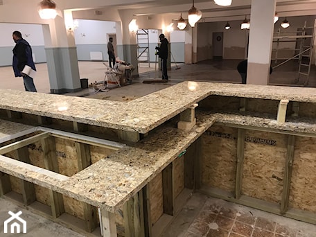 Aranżacje wnętrz - Wnętrza publiczne: bar w restauracji material kwarcyt - Ediart. Przeglądaj, dodawaj i zapisuj najlepsze zdjęcia, pomysły i inspiracje designerskie. W bazie mamy już prawie milion fotografii!