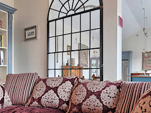 LUSTRA I PARAWANY W SOPHIE COUNTRY HOUSE - Mały biały salon, styl rustykalny - zdjęcie od Sophie Homestyle