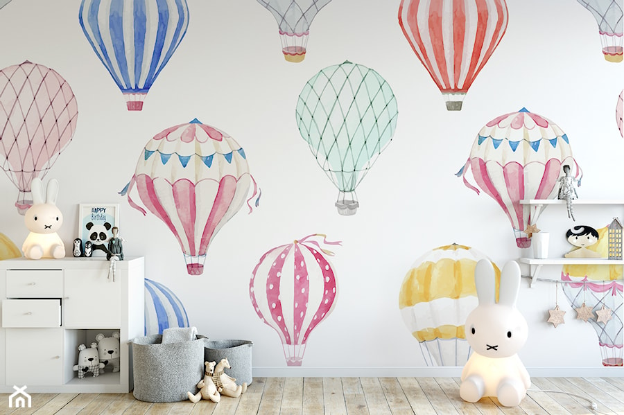 Dziewczęcy pokój ozdobiony balonami - zdjęcie od myloview.pl