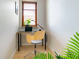 Biuro w salonie - zdjęcie od Home Staging Team