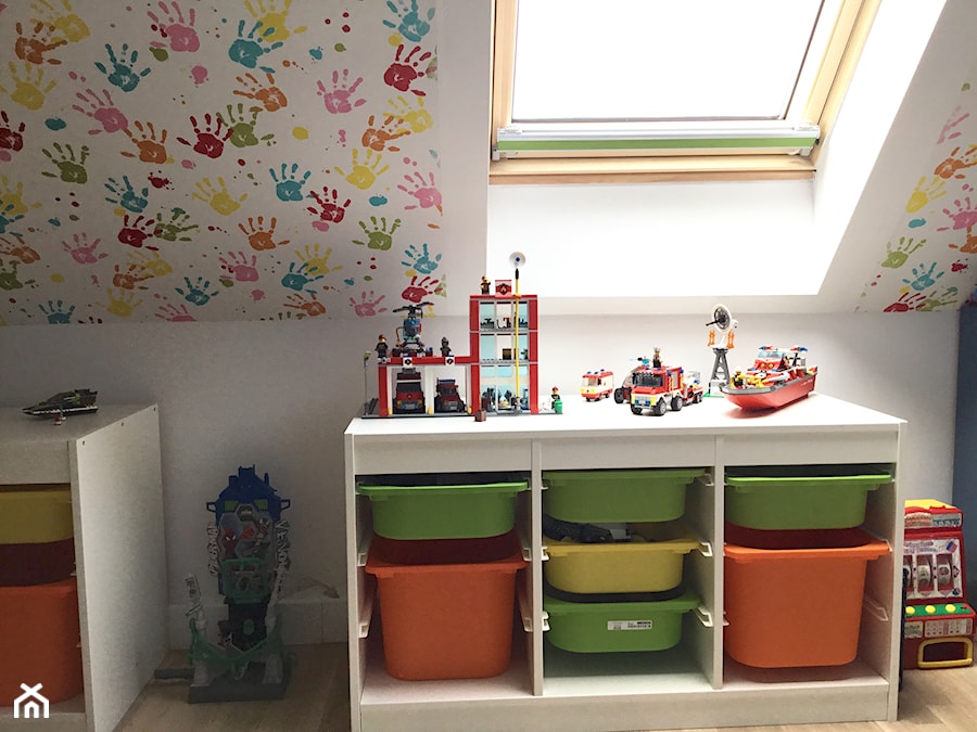 Dom w Mysiadle - Mały biały czarny pokój dziecka dla dziecka dla chłopca dla dziewczynki - zdjęcie od Projektownia MJS