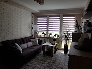 Mieszkanie w wielkiej płycie - spełnione marzenie - Mały beżowy biały salon, styl skandynawski - zdjęcie od Natalia Greń 2