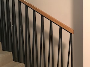 schody metalowe z elementami drewna - zdjęcie od MOTOMIND S.C.