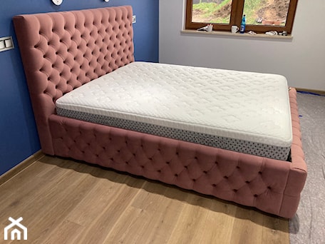 Aranżacje wnętrz - Sypialnia: Łóżko Sylvia 160x200 materac Magniflex Dolce Vita comfort dual 9 firm - Sypialnie Roxa. Przeglądaj, dodawaj i zapisuj najlepsze zdjęcia, pomysły i inspiracje designerskie. W bazie mamy już prawie milion fotografii!