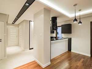 Nowoczesne mieszkanie z ciepłym klimatem - Kuchnia, styl minimalistyczny - zdjęcie od Monika Hardej Architekt