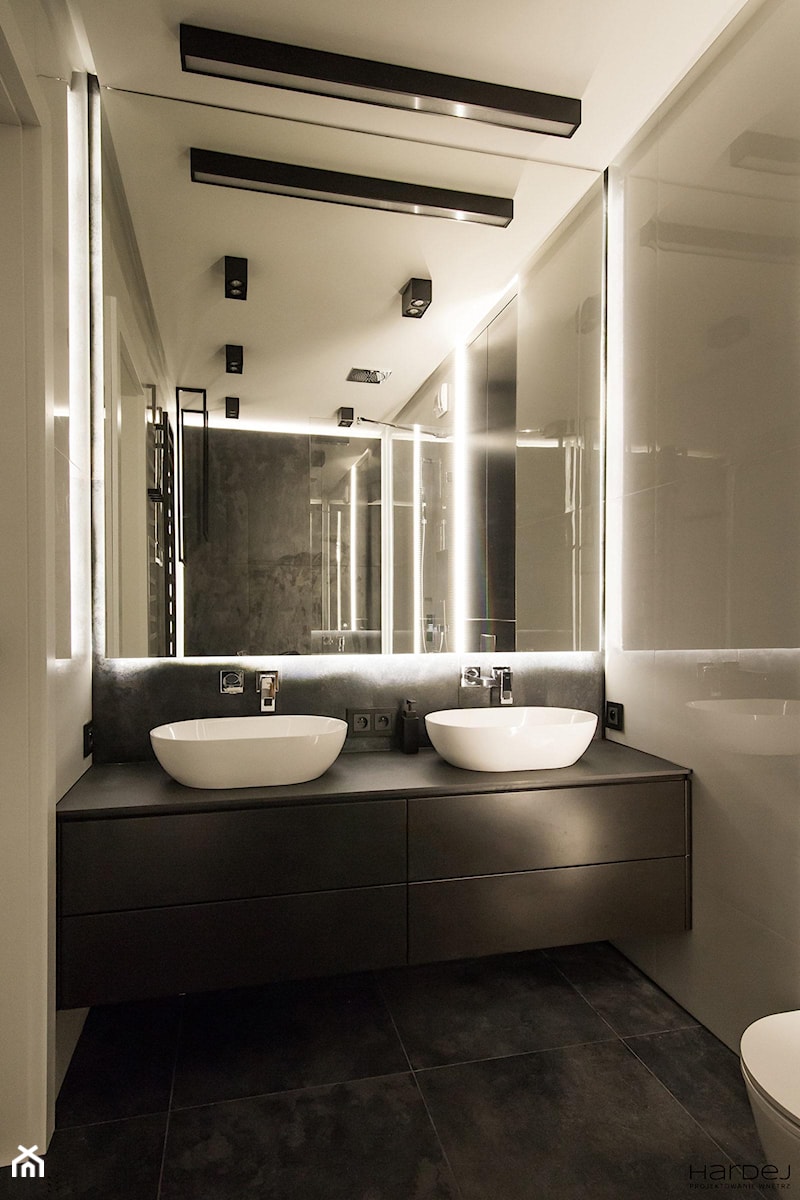 Dwie umywalki w łazience - zdjęcie od Monika Hardej Architekt