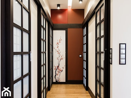 Aranżacje wnętrz - Hol / Przedpokój: Korytarz w japońskim stylu przesuwne drzwi - Monika Hardej Architekt. Przeglądaj, dodawaj i zapisuj najlepsze zdjęcia, pomysły i inspiracje designerskie. W bazie mamy już prawie milion fotografii!