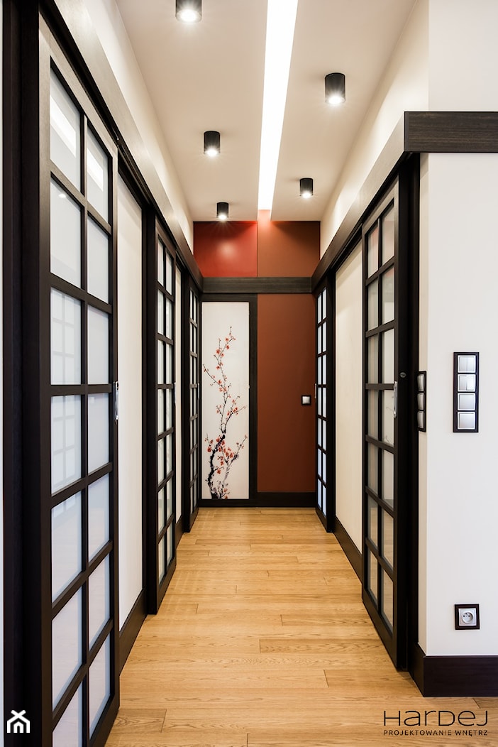 Korytarz w japońskim stylu przesuwne drzwi - zdjęcie od Monika Hardej Architekt - Homebook