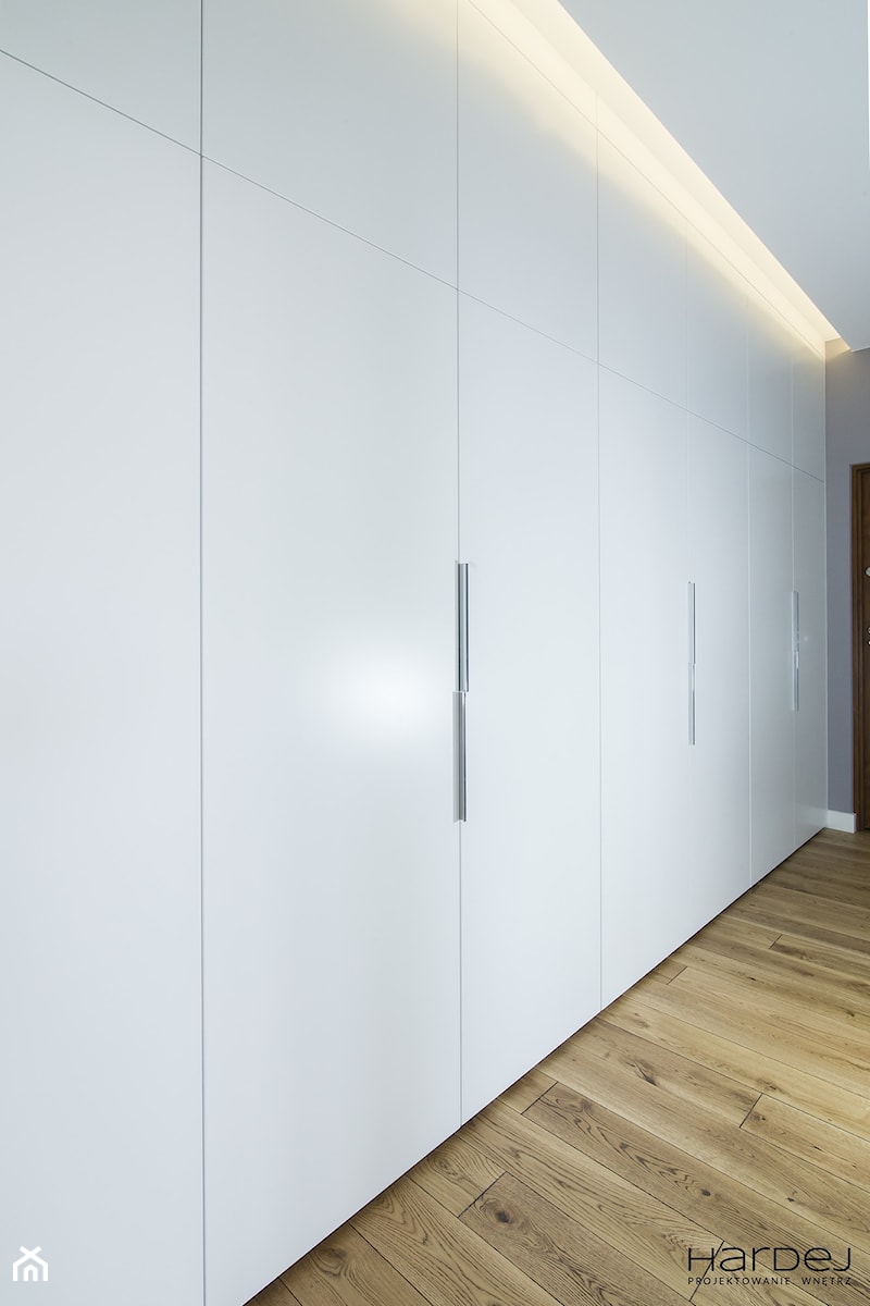 Minimalistyczne mieszkanie dla dwojga - Hol / przedpokój, styl minimalistyczny - zdjęcie od Monika Hardej Architekt
