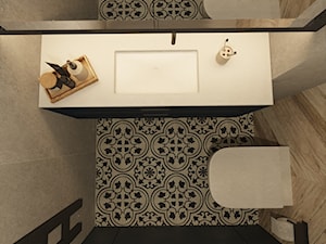 Patchworkowa podłoga w szaro-granatowej małej łazience - zdjęcie od Monika Hardej Architekt