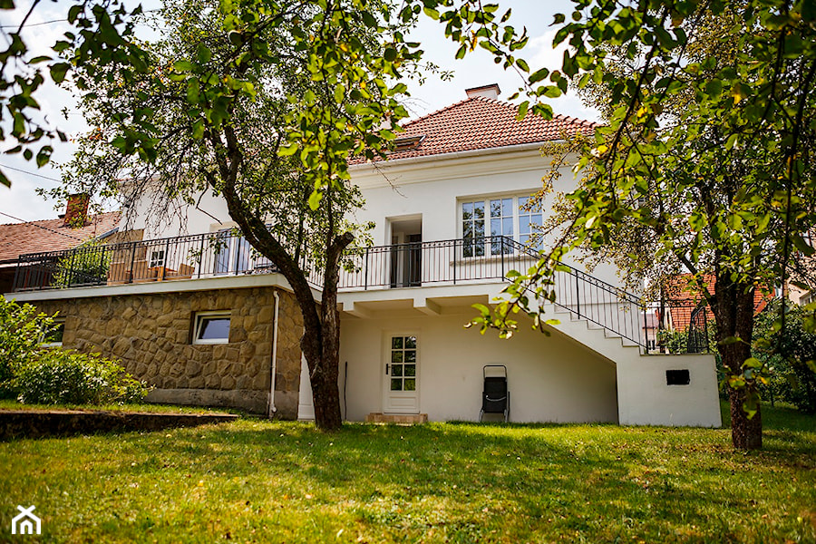 Salon, łazienka, sypialnia w starej willi w centrum miasta - Taras, styl tradycyjny - zdjęcie od Matejki45 Luxury Villa