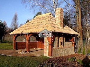 altanka ogrodowa z grillem 6x4m. dach pokryty gontami drewnianymi - zdjęcie od Gont-Bud Krzysztof Malinowski