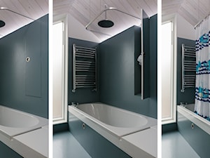 The Mowhay - Mała na poddaszu z punktowym oświetleniem łazienka, styl minimalistyczny - zdjęcie od MATT Architecture
