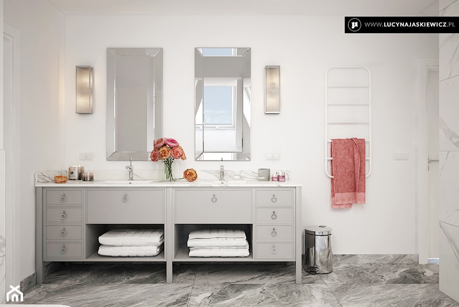 DOM JD W SKÓRZEWIE - Średnia z lustrem z dwoma umywalkami z marmurową podłogą łazienka z oknem, styl glamour - zdjęcie od LUCYNA JAŚKIEWICZ Architektura & Wnętrza