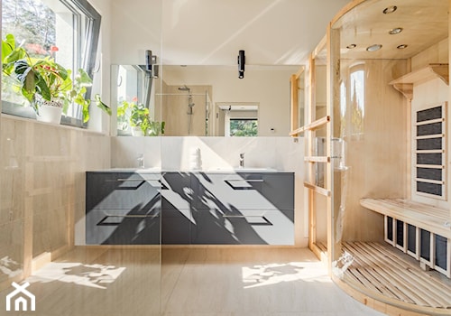 MID - Duża z lustrem z dwoma umywalkami z marmurową podłogą z punktowym oświetleniem łazienka z oknem, styl nowoczesny - zdjęcie od Lumen Fotografia