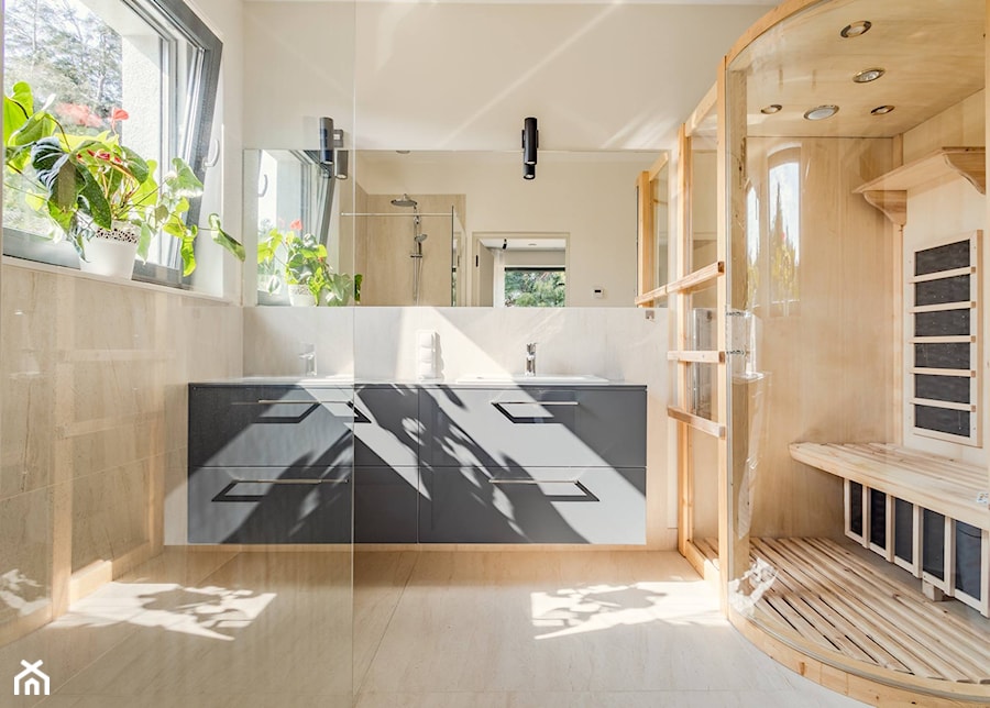 MID - Duża z lustrem z dwoma umywalkami z marmurową podłogą z punktowym oświetleniem łazienka z oknem, styl nowoczesny - zdjęcie od Lumen Fotografia
