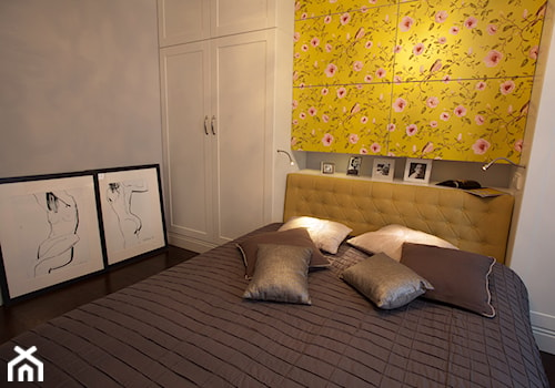 KLASYKA - Mała szara sypialnia, styl tradycyjny - zdjęcie od SAFRANOW