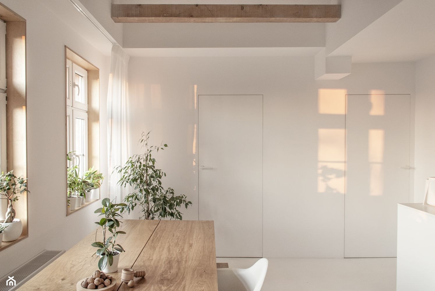 „Najpiękniejsze wnętrza z drzwiami DRE” - Kuchnia, styl minimalistyczny - zdjęcie od DRE - Homebook