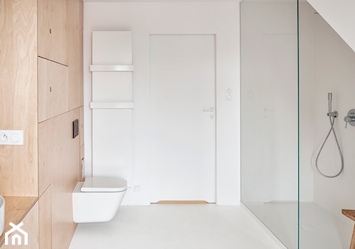 „Najpiękniejsze wnętrza z drzwiami DRE” - Duża łazienka, styl minimalistyczny - zdjęcie od DRE