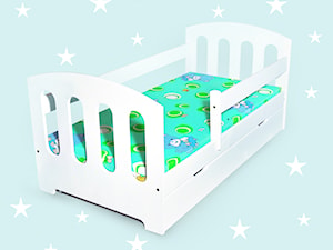 łóżko drewniane dziecięce paski białe - zdjęcie od lozkasosnowe_pl