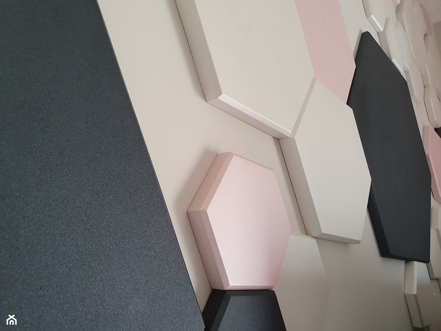 Panele Gipsowe 3d - HONEY COMB w barwieniu dekoracyjnym - zdjęcie od Panels3d - Homebook