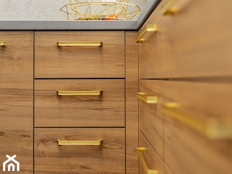 Aranżacje wnętrz - Kuchnia: Elegant with a touch of gold - Kuchnia, styl nowoczesny - Homeasy. Przeglądaj, dodawaj i zapisuj najlepsze zdjęcia, pomysły i inspiracje designerskie. W bazie mamy już prawie milion fotografii!