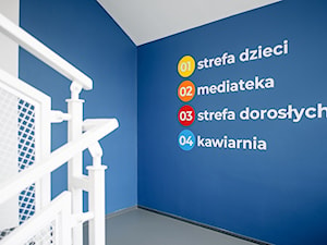 projekt wnętrz biblioteki-mediateki - klatka schodowa - zdjęcie od ZW PRACOWNIA PROJEKTOWA