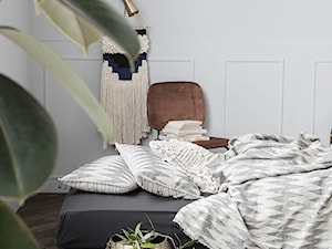 Mała biała sypialnia, styl skandynawski - zdjęcie od Kapps-store