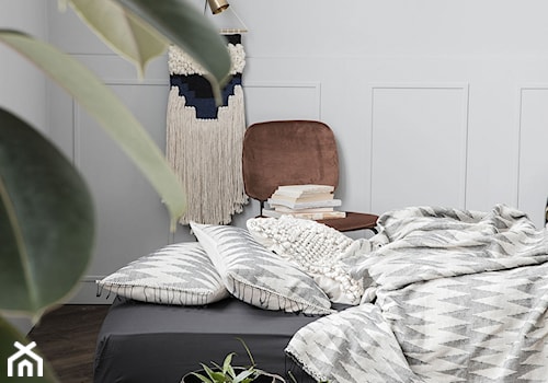 Mała biała sypialnia, styl skandynawski - zdjęcie od Kapps-store