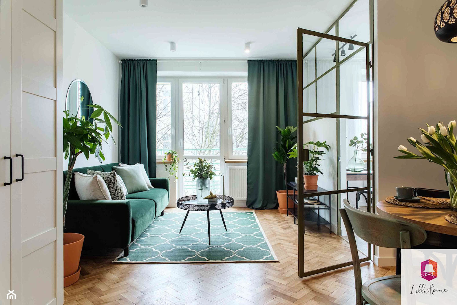 Salon mieszkania w klimacie oranżerii w kamienicy - zdjęcie od Lilla Home - Homebook