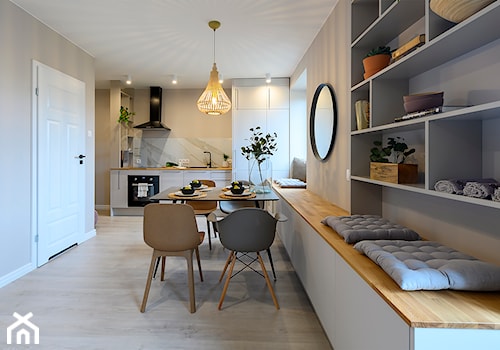 Projekt wnętrza jadalni z aneksem mieszkania w stylu urban scandi - zdjęcie od Lilla Home