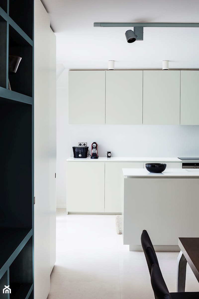 Biała kuchnia - to jest teraz modne! - Kuchnia, styl minimalistyczny - zdjęcie od Pfleiderer