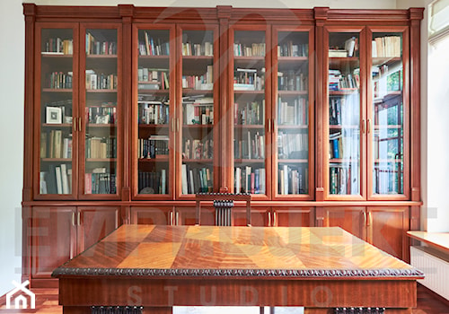 Gabinet Izabelin - Średnie beżowe biuro, styl tradycyjny - zdjęcie od Emprojekt - Manufaktura mebli klasycznych i oświetelnia