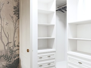 Projekt mieszkania 106m2 - Garderoba, styl tradycyjny - zdjęcie od SHAFIEVA DESIGN