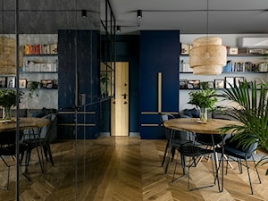 Bardzo oryginalne, przytulne mieszkanie dla młodej rodziny - Średni biały niebieski salon z jadalnią - zdjęcie od we make
