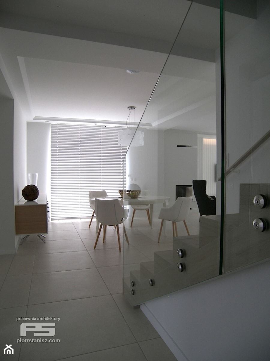 Po drugiej stronie lustra - Hol / przedpokój, styl minimalistyczny - zdjęcie od Pracownia Architektury PS Piotr Stanisz