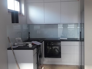 Mieszkanie w Świnoujściu - Kuchnia, styl minimalistyczny - zdjęcie od MVision Studio Projektowe