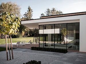 Dom pod Lasem - zdjęcie od Modernstudio