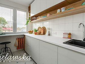 Mieszkanie inwestyczyne_2019_dwa pokoje w bloku - Kuchnia, styl nowoczesny - zdjęcie od Bielawska Studio