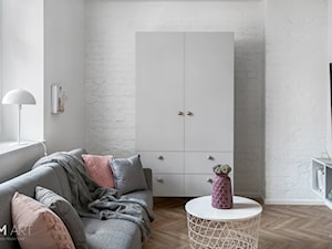 Małe, pastelowe mieszkanie - zdjęcie od SMart studio projektowe
