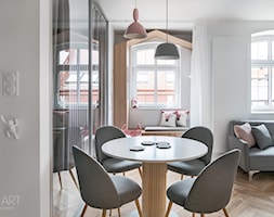 Małe, pastelowe mieszkanie - zdjęcie od SMart studio projektowe - Homebook
