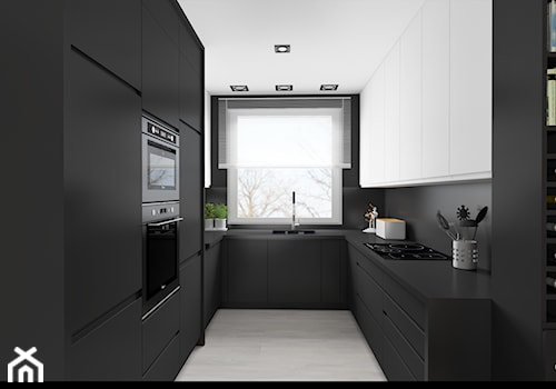 Nowoczesne mieszkanie w czerni i drewnie - Średnia zamknięta czarna z zabudowaną lodówką z podblatowym zlewozmywakiem kuchnia w kształcie litery u z oknem z kompozytem na ścianie nad blatem kuchennym, styl nowoczesny - zdjęcie od dekoton
