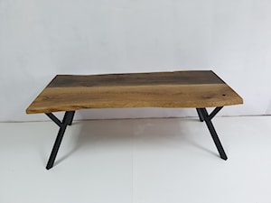 Dębowy stół w stylu industrialnym