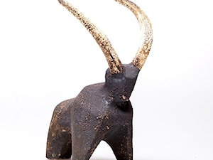 Jakub Niewdana - rzeźbione zwierzęta, młoda sztuka - zdjęcie od Art in House Gallery Online