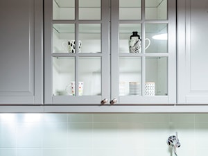 Mieszkanie na Woli - Mała średnia z zabudowaną lodówką z nablatowym zlewozmywakiem kuchnia jednorzędowa, styl skandynawski - zdjęcie od StudioGRA