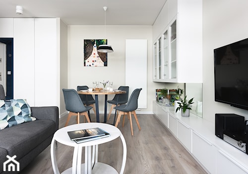 Mieszkanie na osiedlu Botaniczna - Mały beżowy biały salon z jadalnią, styl nowoczesny - zdjęcie od Nickel Asystent