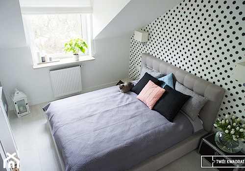 Inspiracja jest kobietą - mieszkanie 75m2 w Warszawie - Średnia biała sypialnia, styl nowoczesny - zdjęcie od Twój Kwadrat