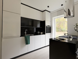 Salon z kuchnią glamour/nowoczesny - zdjęcie od Projektowanie wnętrz Fortuna Dizajn