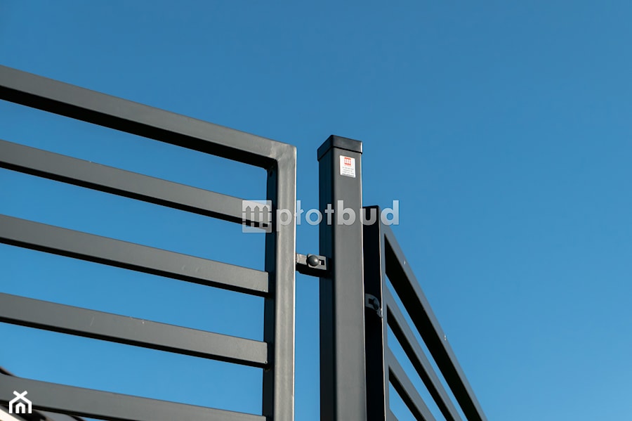 Segmenty ogrodzeniowe stalowe - zdjęcie od PLOTBUD Ogrodzenia