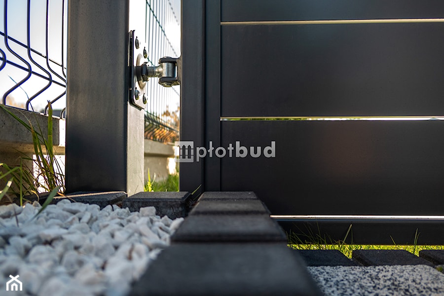 Ogrodzenie palisadowe aluminiowe horyzontalne - zdjęcie od PLOTBUD Ogrodzenia